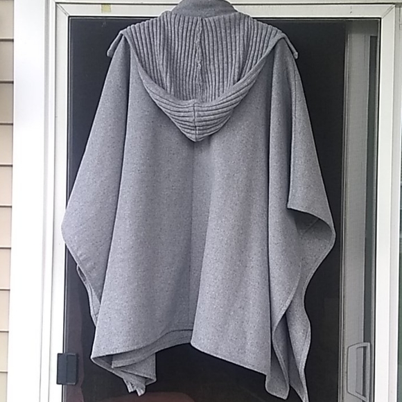 gray cape w/hood - Picture 5 of 8
